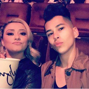 Meet your Posher, Mayra a